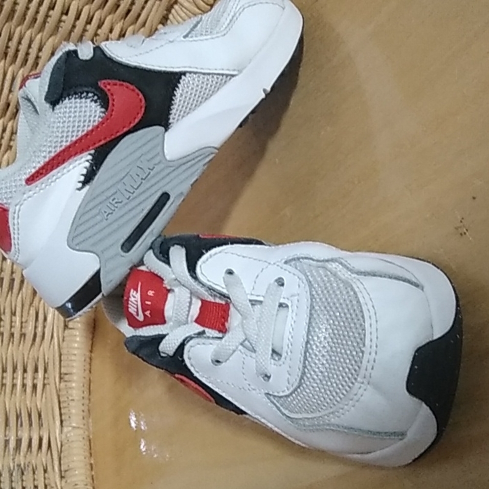 Nike Toddler Boys Air Max sneakers size 9